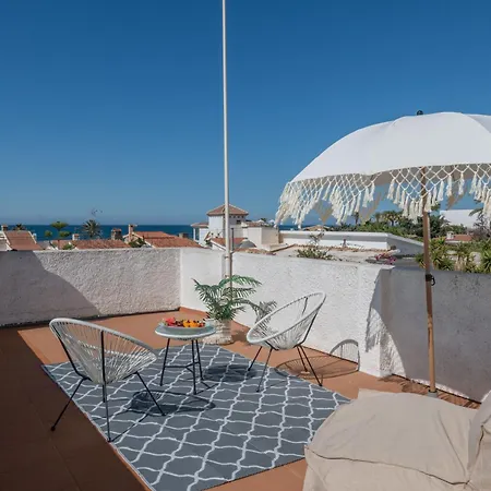 Cozy Renovated 3 Bdrm Beachside House W Bbq Apartment *