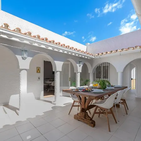 Cozy Renovated 3 Bdrm Beachside House W Bbq