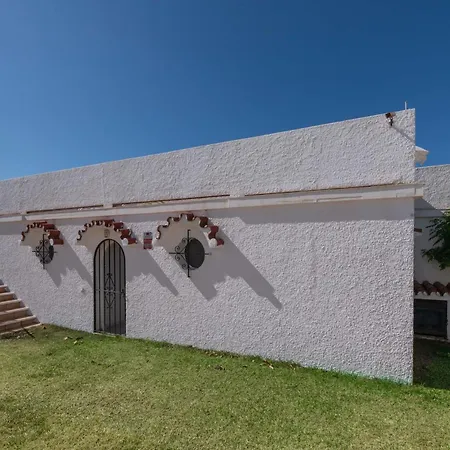 Cozy Renovated 3 Bdrm Beachside House W Bbq Apartment *