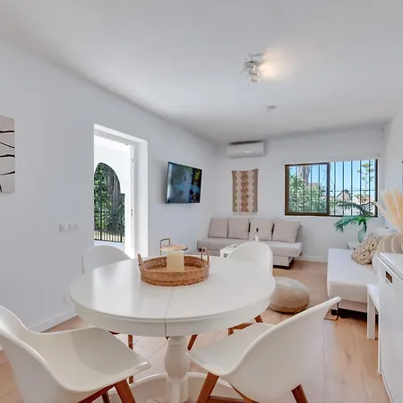 Apartment Cozy Renovated 3 Bdrm Beachside House W Bbq *