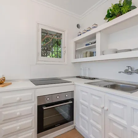 Apartment Cozy Renovated 3 Bdrm Beachside House W Bbq Marbella