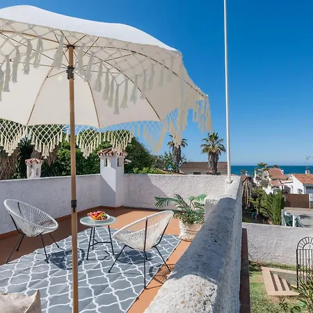 Cozy Renovated 3 Bdrm Beachside House W Bbq Marbella
