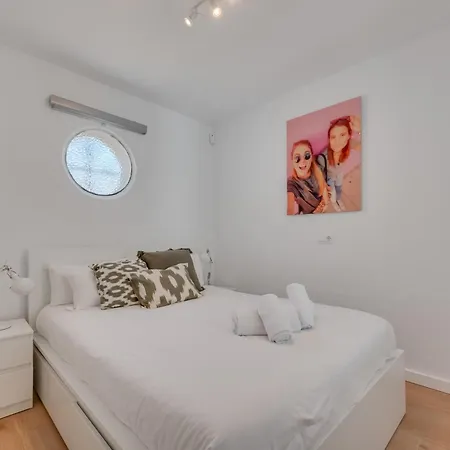 Cozy Renovated 3 Bdrm Beachside House W Bbq